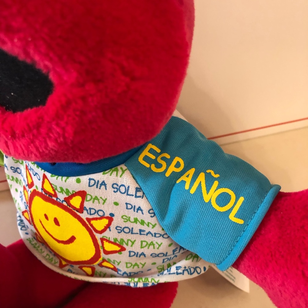 Sesame Street Elmo talking plush - Picture 8 of 8